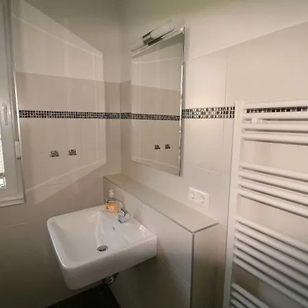 Apartment Christine 2 *